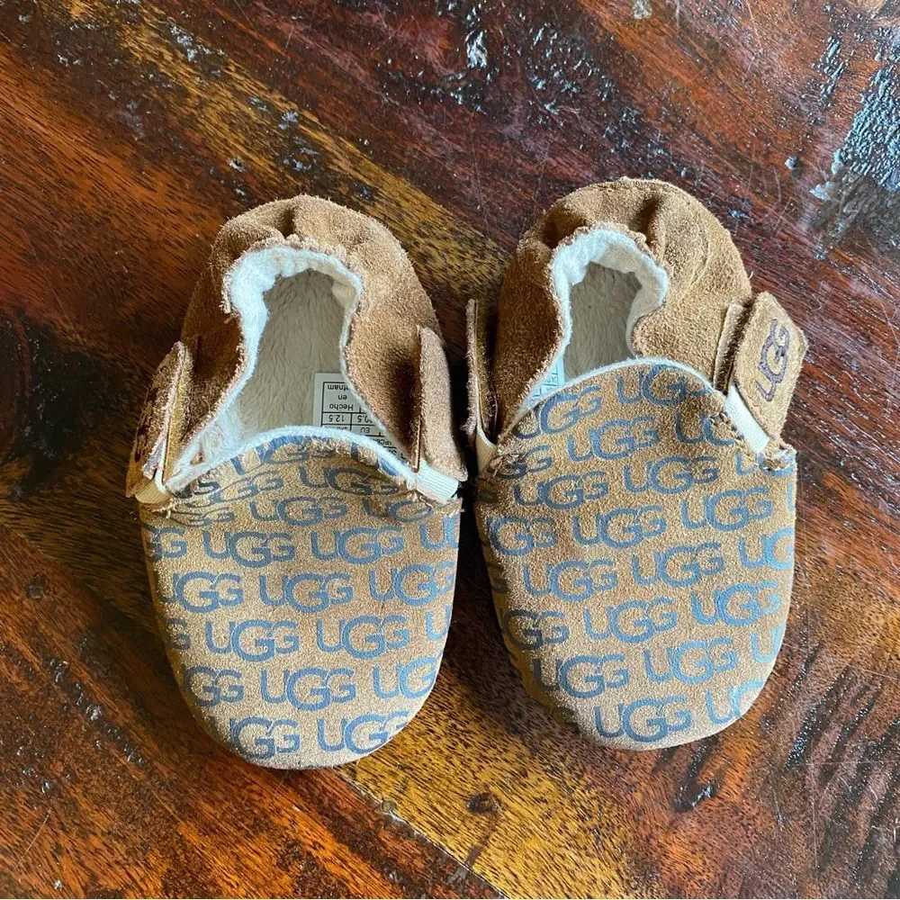 UGG Roo booties soft sole shoes baby size 4-5 suede leather